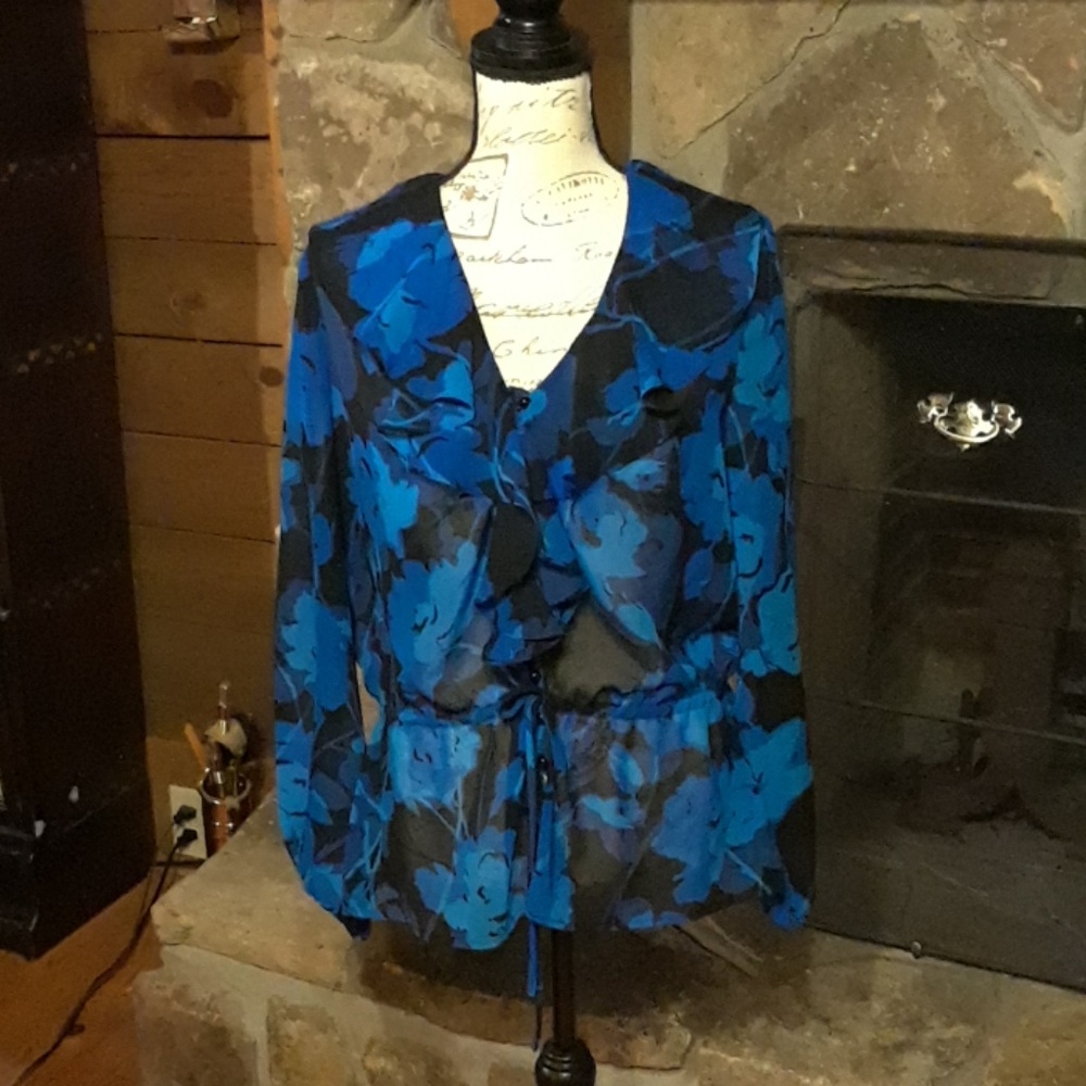 SALE!! Cache floral blouse